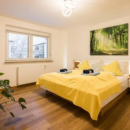 Bright - Double 3 Bedroom - 2 Kitchen - Parking Lejlighed