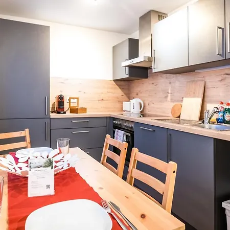 Bright - Double 3 Bedroom - 2 Kitchen - Parking Lejlighed Augsburg